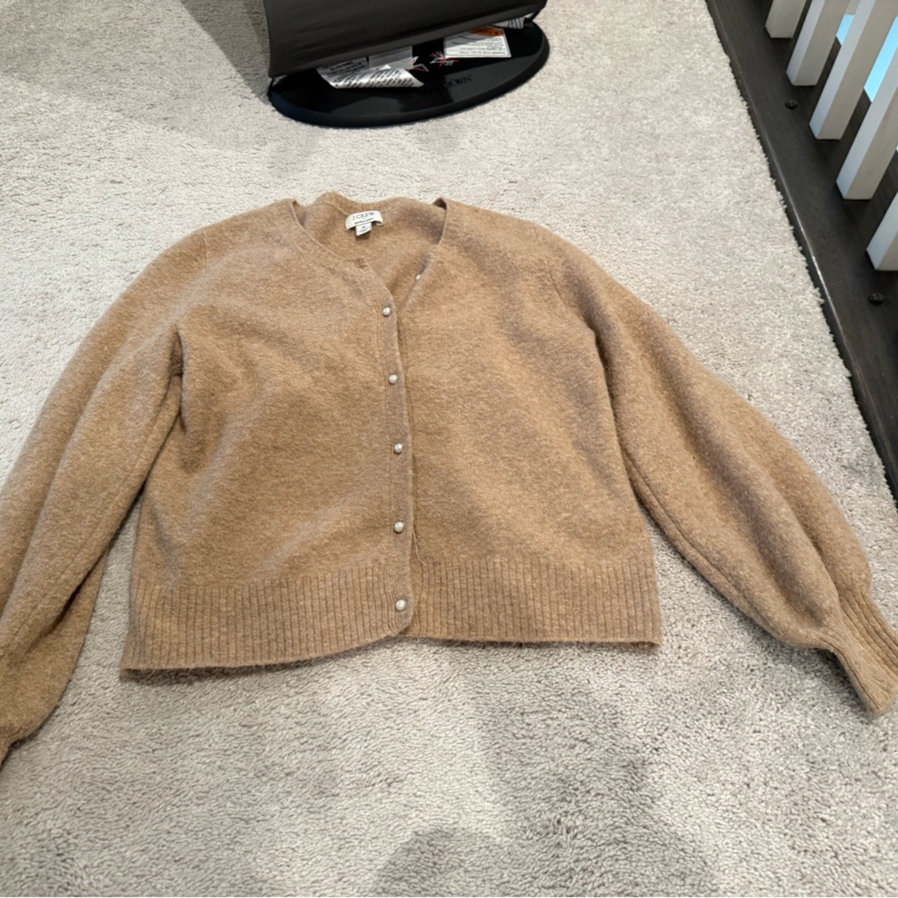 Women's j crew tan pearl buttons Cardigan Sweater